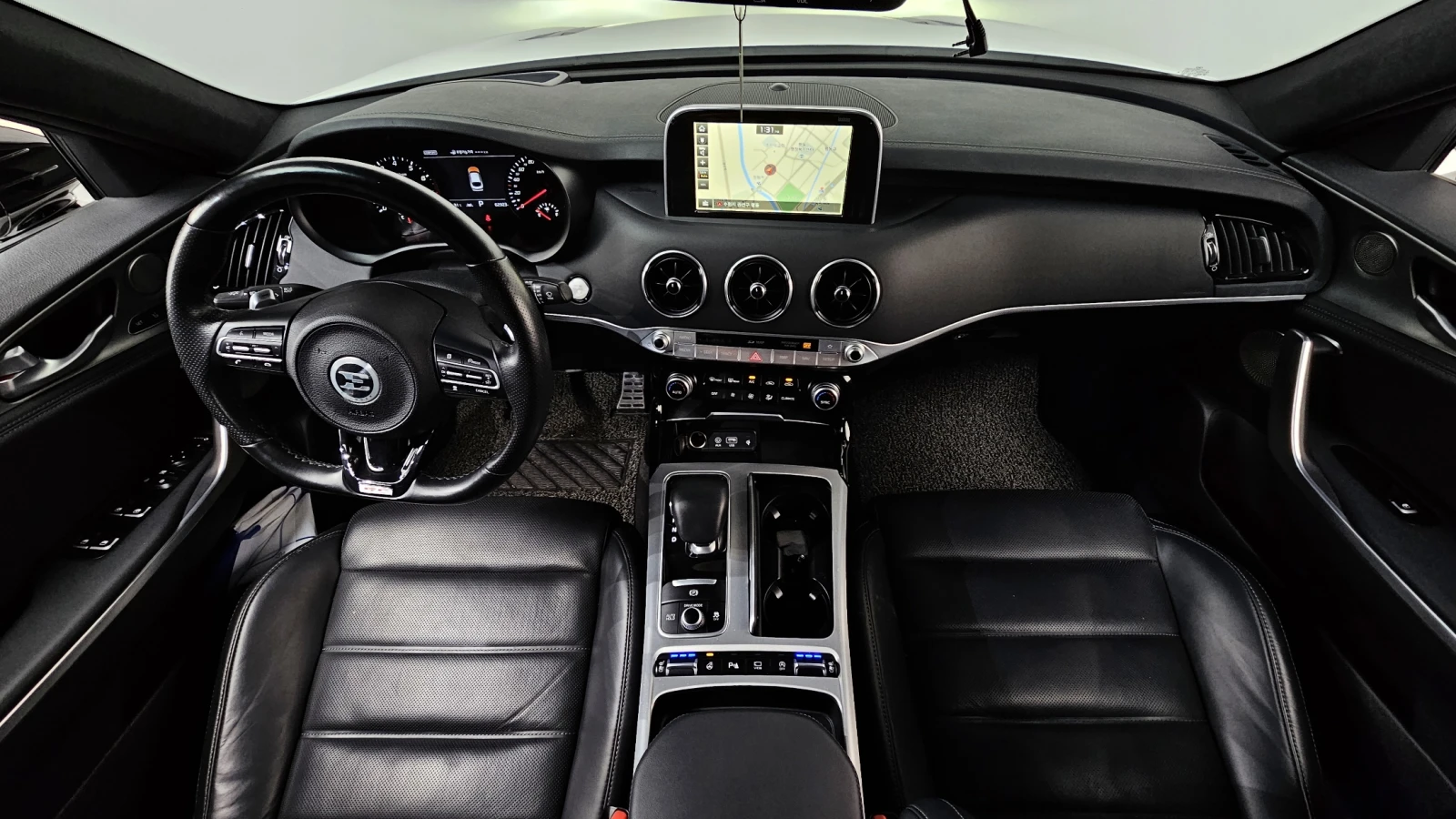 Kia Stinger 3.3* ЕЛ. БАГАЖНИК* BLIND SPOT* HUD* КРАЙНА ЦЕНА, снимка 7 - Автомобили и джипове - 55595114