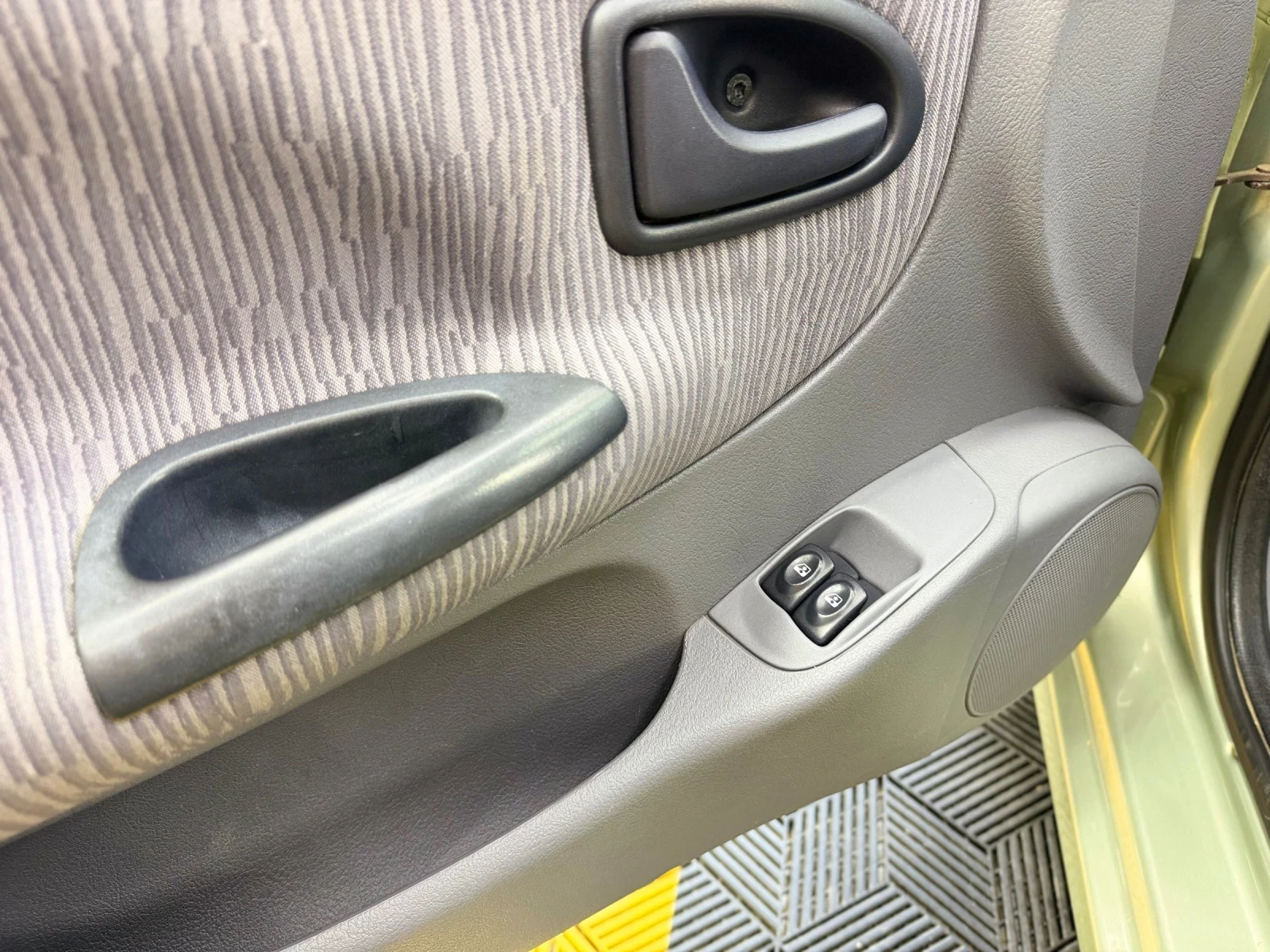 Renault Megane 16V ВНОС, снимка 6 - Автомобили и джипове - 56141260
