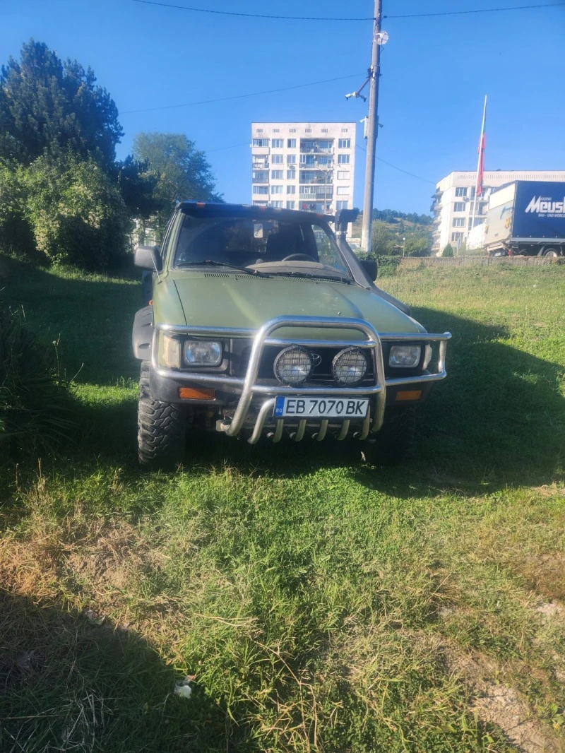 Toyota Hilux, снимка 1 - Автомобили и джипове - 42235142