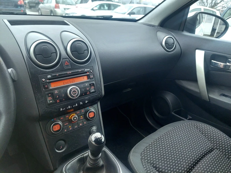 Nissan Qashqai 1.5DCI, снимка 13 - Автомобили и джипове - 52661917