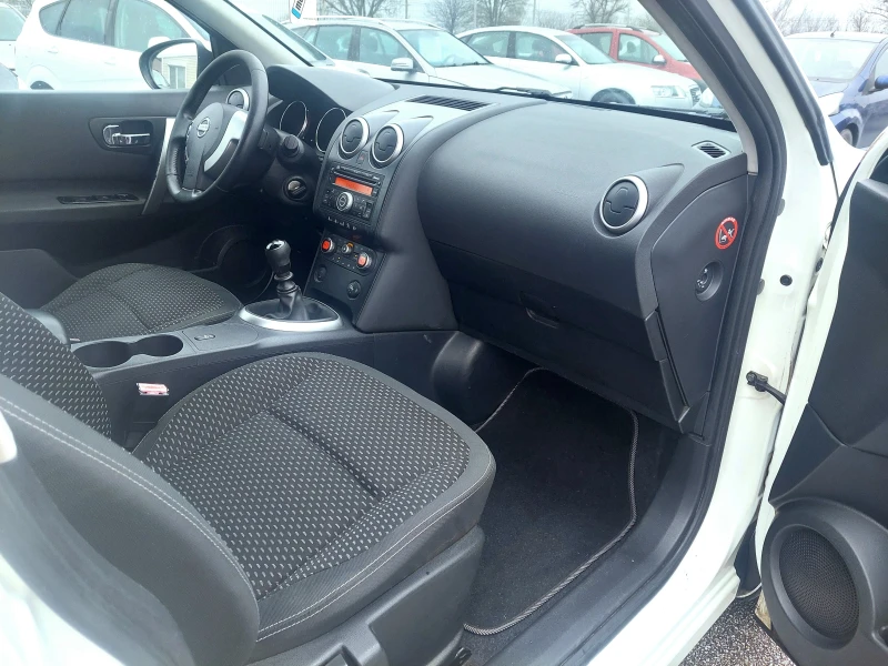 Nissan Qashqai 1.5DCI, снимка 11 - Автомобили и джипове - 52661917