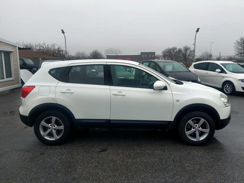 Nissan Qashqai 1.5DCI, снимка 2 - Автомобили и джипове - 52661917