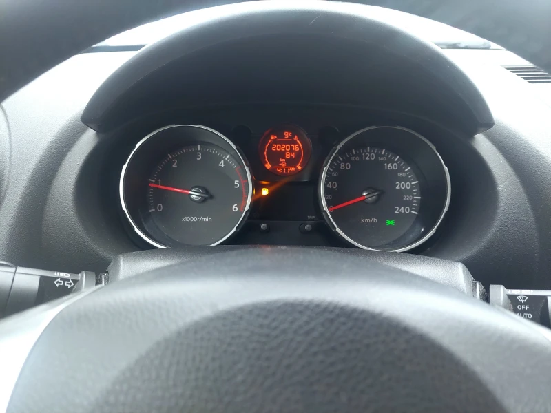 Nissan Qashqai 1.5DCI, снимка 14 - Автомобили и джипове - 52661917