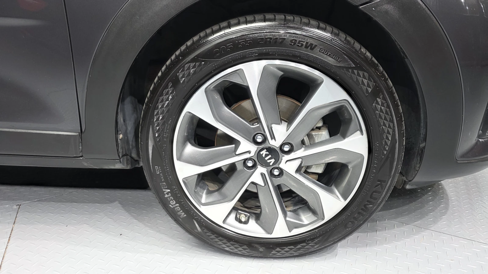 Kia Stonic 1.6 Prestige autogeorge.com, снимка 5 - Автомобили и джипове - 54136648