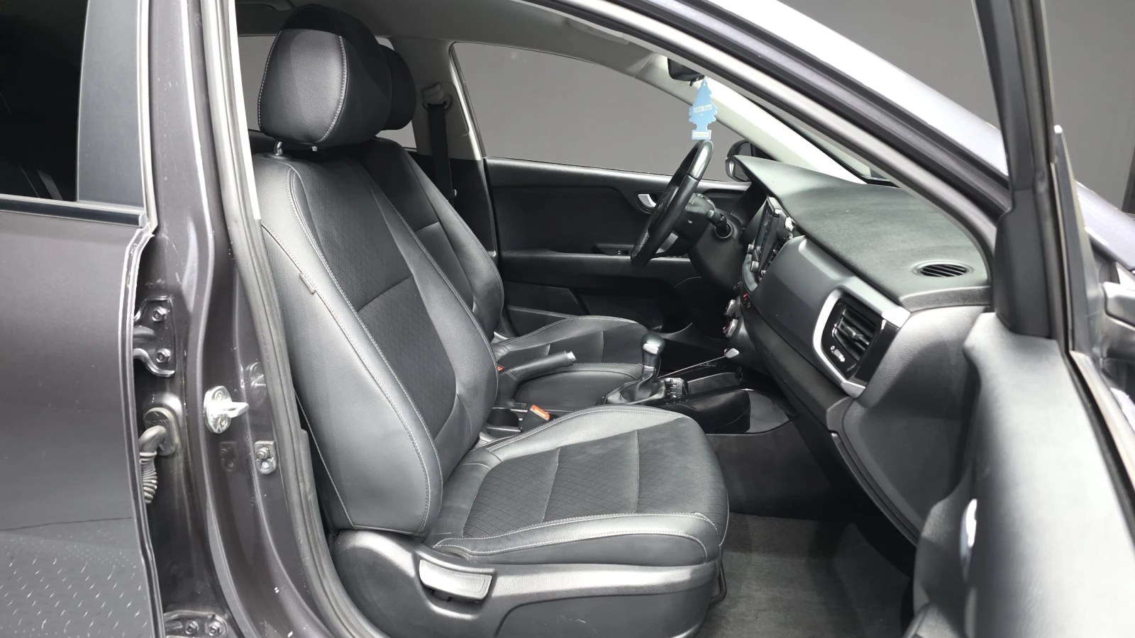 Kia Stonic 1.6 Prestige autogeorge.com, снимка 10 - Автомобили и джипове - 54136648