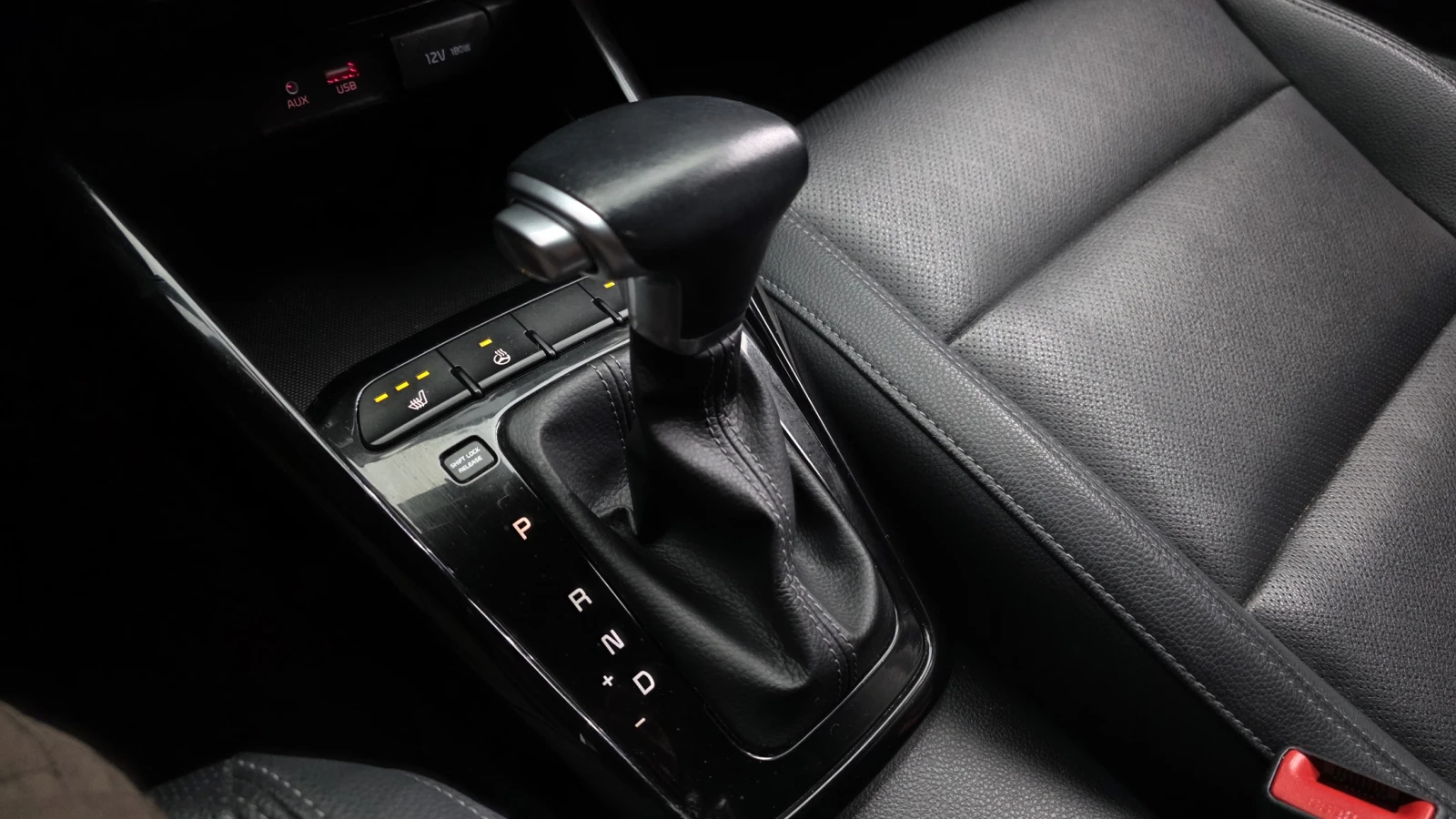 Kia Stonic 1.6 Prestige autogeorge.com, снимка 8 - Автомобили и джипове - 54136648