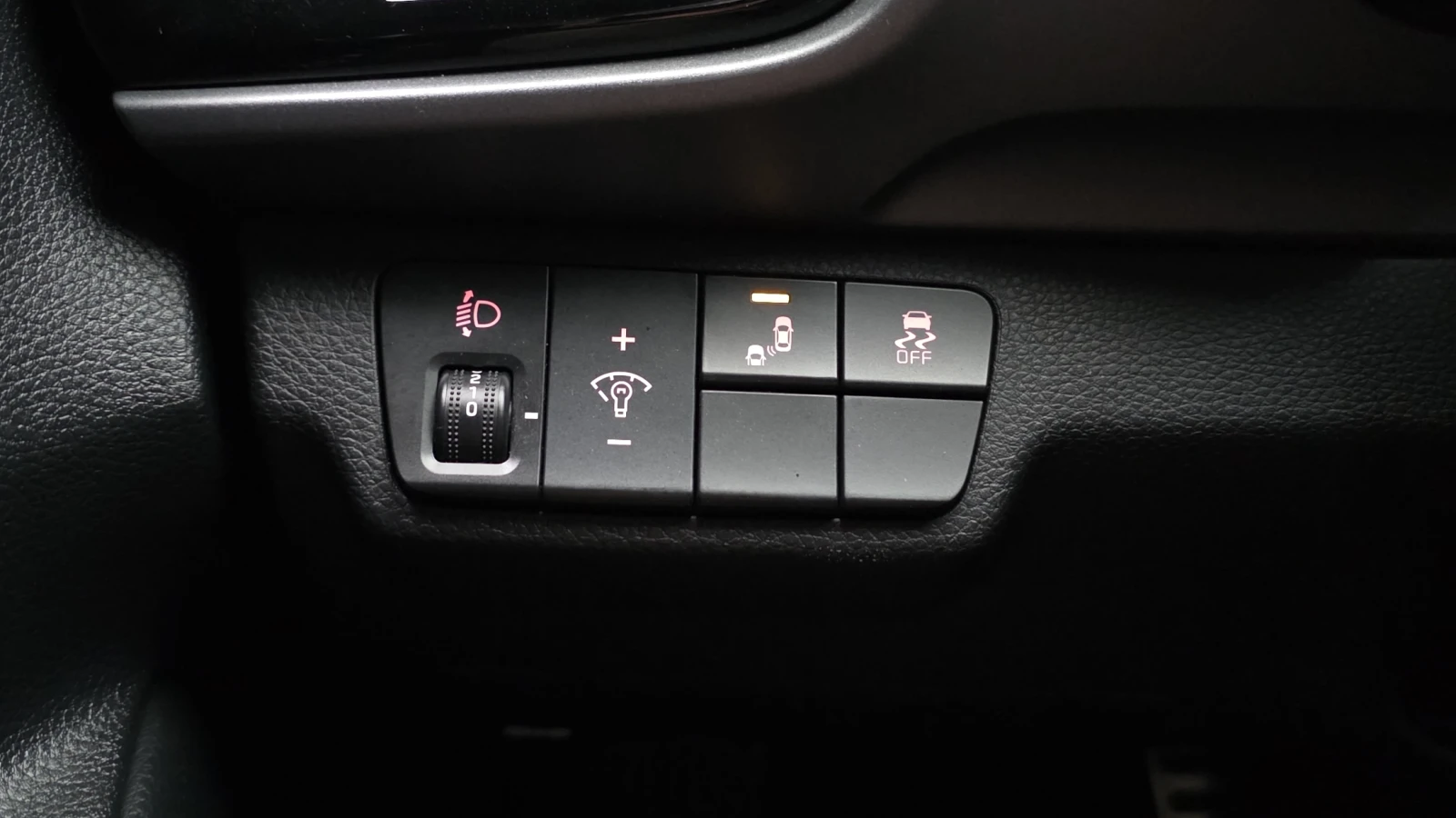 Kia Stonic 1.6 Prestige autogeorge.com, снимка 16 - Автомобили и джипове - 54136648