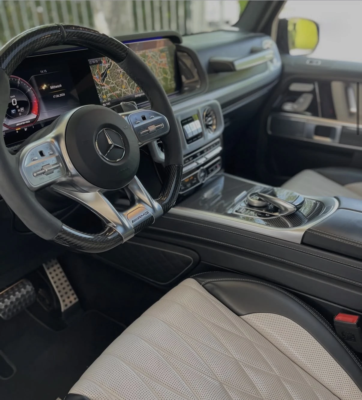 Mercedes-Benz G 63 AMG G MANUFAKTUR, снимка 6 - Автомобили и джипове - 55233325