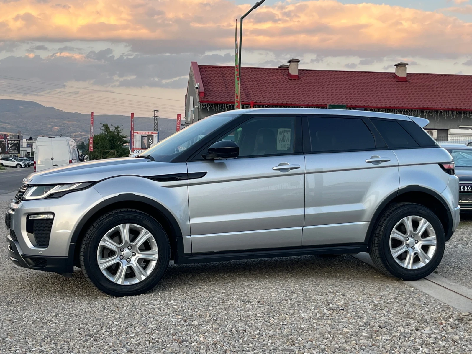 Land Rover Range Rover Evoque 2.0D.Dinamic.Отличен.Собствен лизинг!!!, снимка 8 - Автомобили и джипове - 55467462
