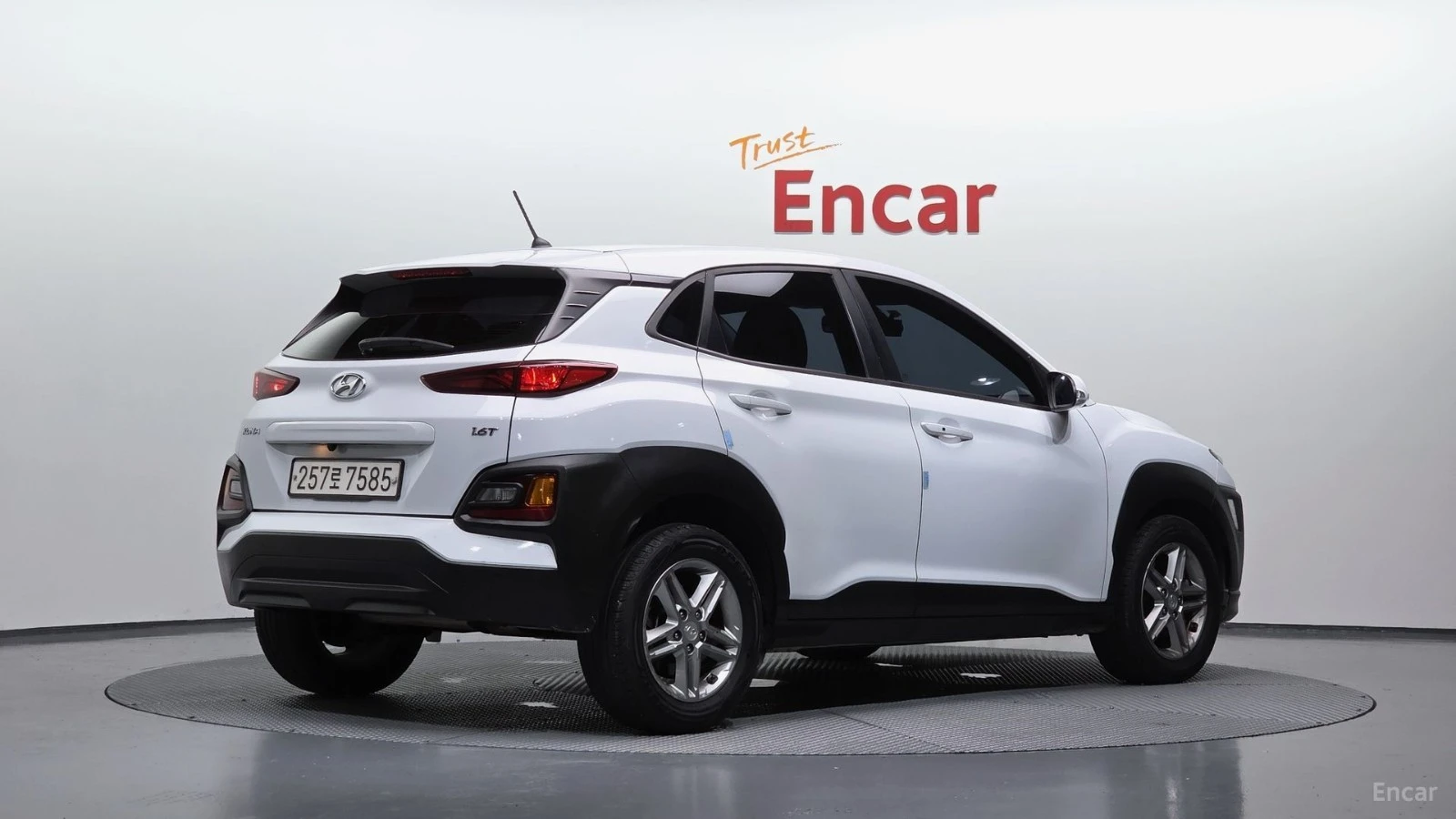 Hyundai Kona 1.6 Turbo 2WD Modern* КОЖА* ПОДГРЕВ* КАМЕРА, снимка 2 - Автомобили и джипове - 55537187