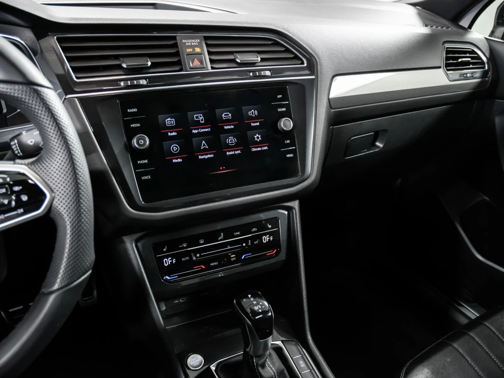 VW Tiguan R-Line Black Edition 4MOTION, снимка 12 - Автомобили и джипове - 55615460