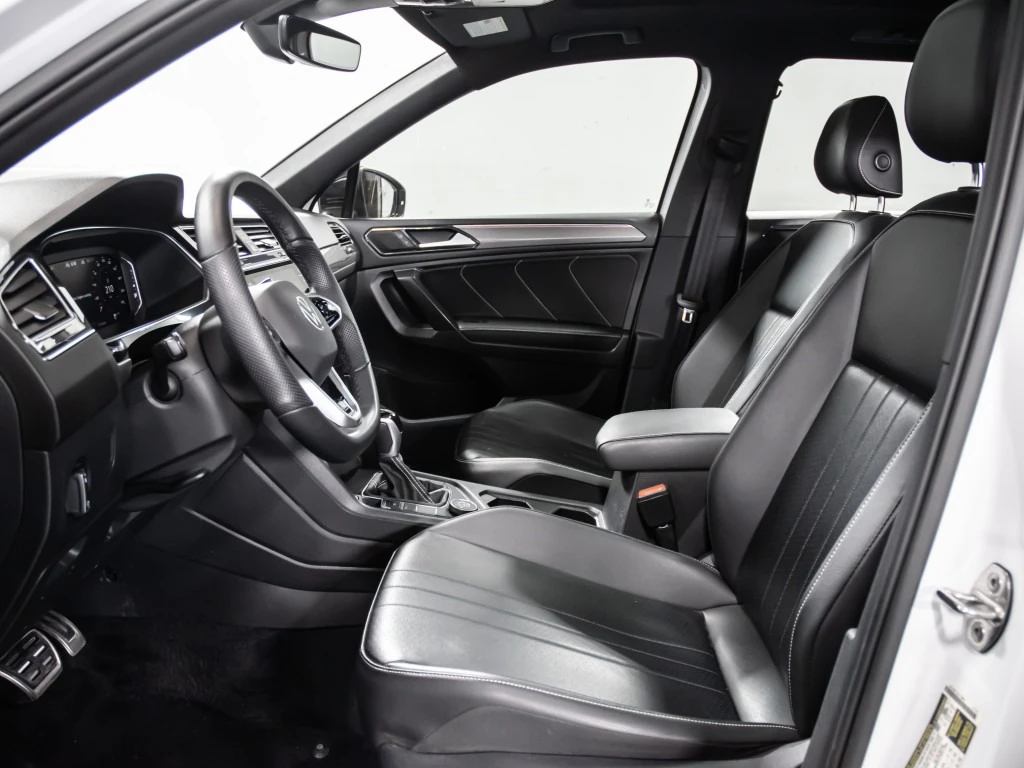 VW Tiguan R-Line Black Edition 4MOTION, снимка 8 - Автомобили и джипове - 55615460