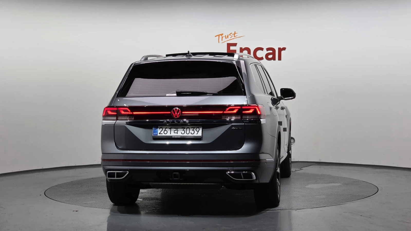 VW Atlas 2.0 TSI* 360* ЕЛ. БАГАЖНИК* HUD* МАСАЖ* ЛЮК* КРАЙН, снимка 4 - Автомобили и джипове - 55983919
