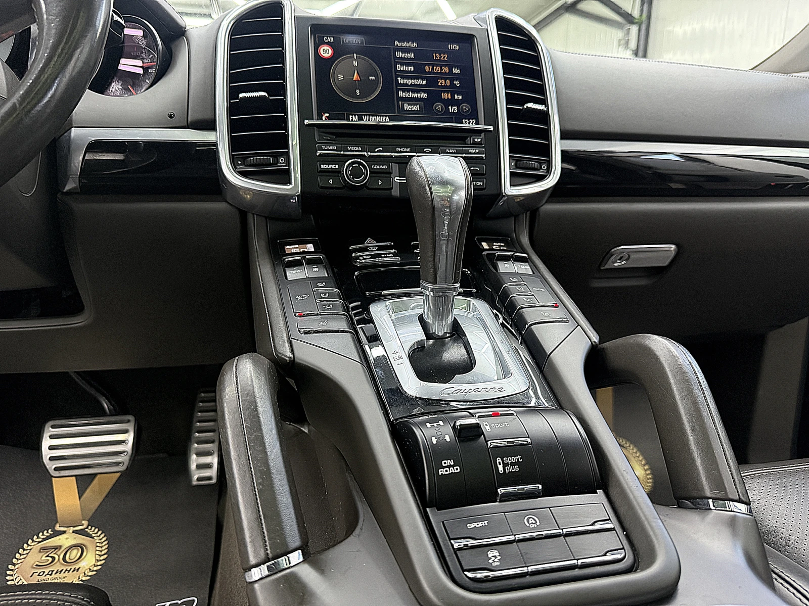 Porsche Cayenne 4.2/GTS-Pack/PANORAMA/360-k/KeylessGo/ЛИЗИНГ, снимка 16 - Автомобили и джипове - 55997374