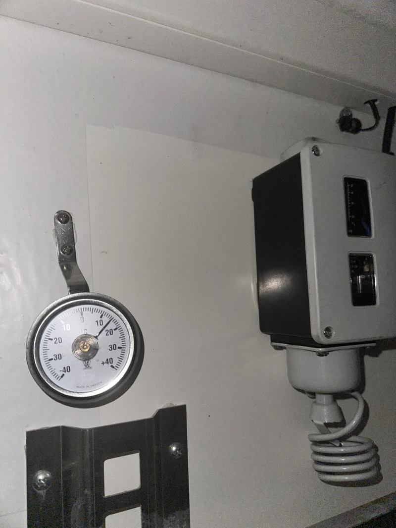 VW Transporter Хладилен за разнос, снимка 8 - Бусове и автобуси - 52596187