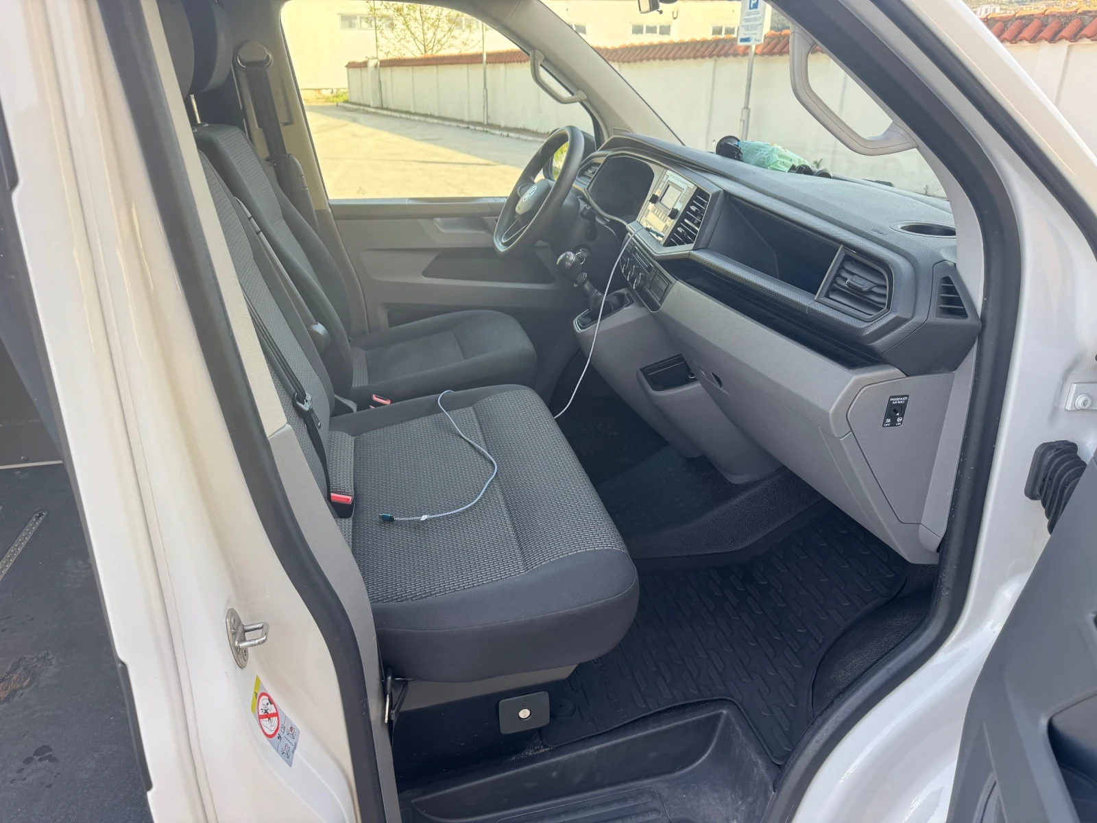 VW Transporter T6.1 2.0 TDI - изображение 9