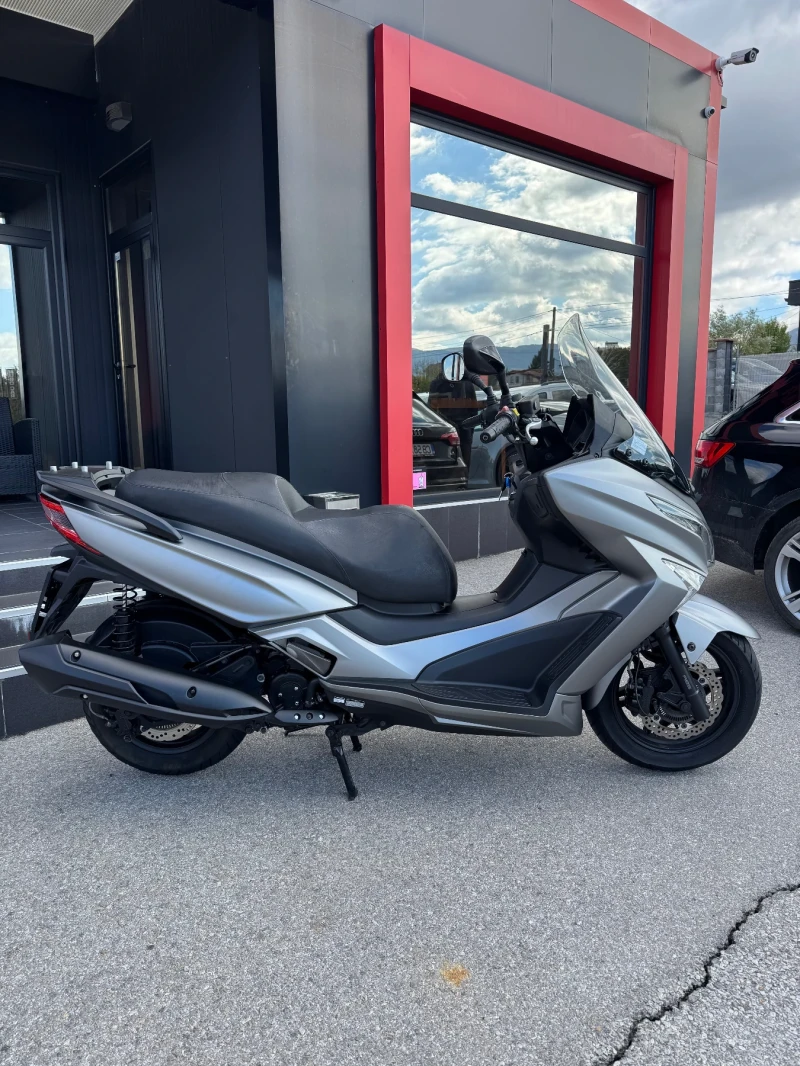 Kymco Downtown X-TOWN-300i-ABS-2021г.-ПЕРФЕКТЕН, снимка 2 - Мотоциклети и мототехника - 52020875