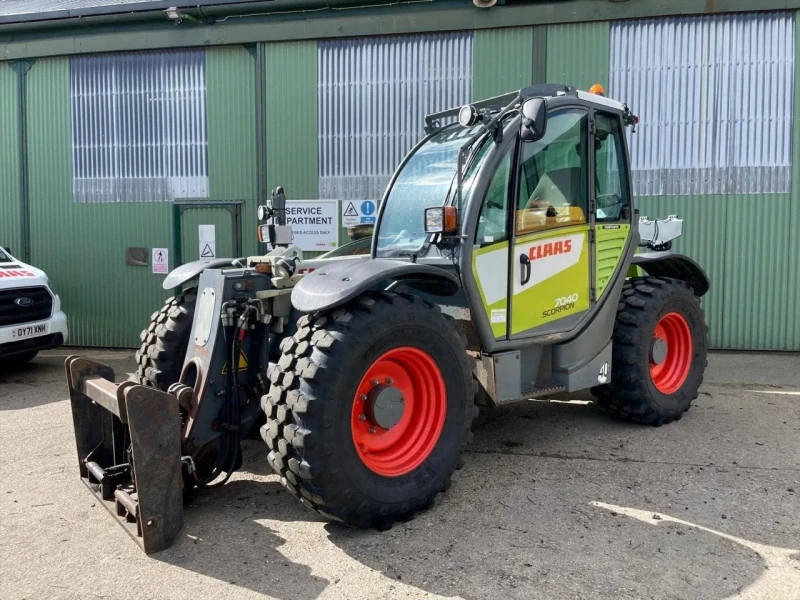 Телескопичен товарач Claas SCORPION 7040- НАЛИЧЕН!, снимка 1 - Селскостопанска техника - 47418143