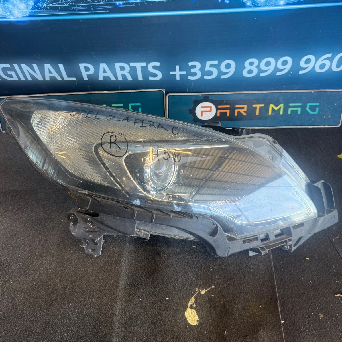 Преден десен фар Opel Zafira 2011-2019 13399863 RH-4145