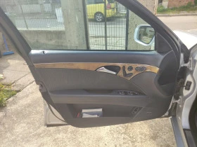 Mercedes-Benz E 280, снимка 9