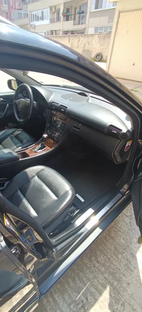 Mercedes-Benz C 180, снимка 8