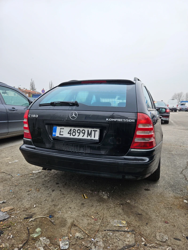 Mercedes-Benz C 180, снимка 4 - Автомобили и джипове - 49111555