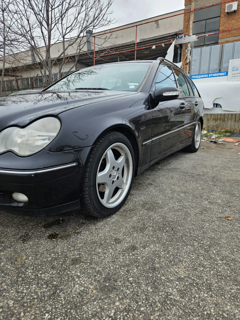 Mercedes-Benz C 180, снимка 2 - Автомобили и джипове - 49111555