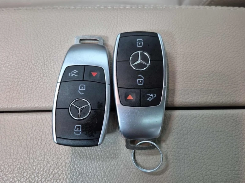 Mercedes-Benz C 300 * CARFAX * ЦЕНА ДО БГ, снимка 12 - Автомобили и джипове - 52867434