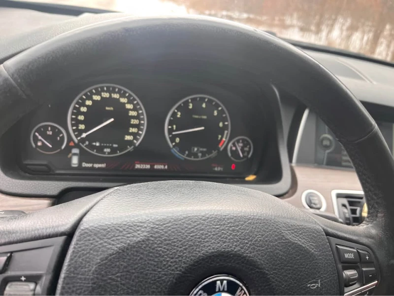 BMW 5 Gran Turismo CARFAX* АВТОФИНАНСИРАНЕ БЕЗ ПЪРВОНАЧАЛНА ВНОСКА, снимка 13 - Автомобили и джипове - 52953761