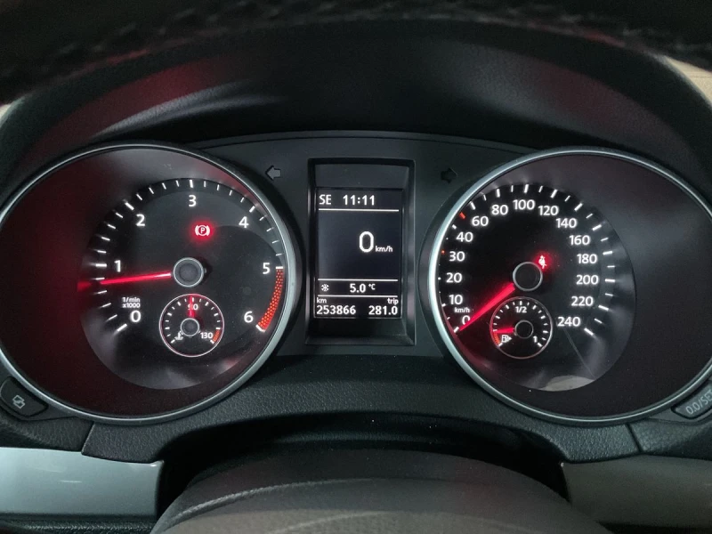 VW Golf 6* LED* NAVI* MULTI* KEYLESS* AEZ* SERVICE, снимка 4 - Автомобили и джипове - 53085205