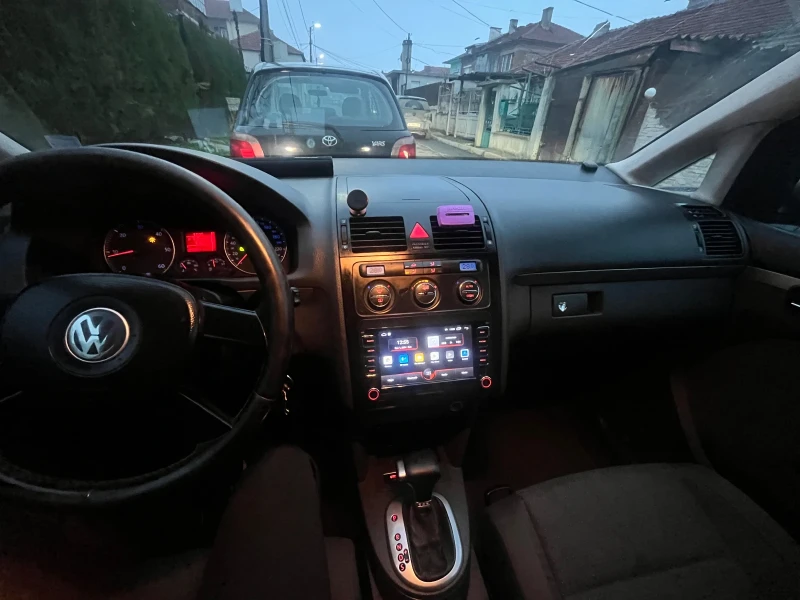 VW Touran, снимка 11 - Автомобили и джипове - 53223431