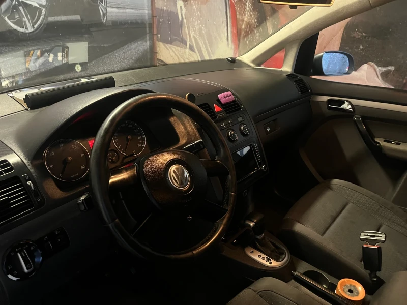 VW Touran, снимка 4 - Автомобили и джипове - 53223431