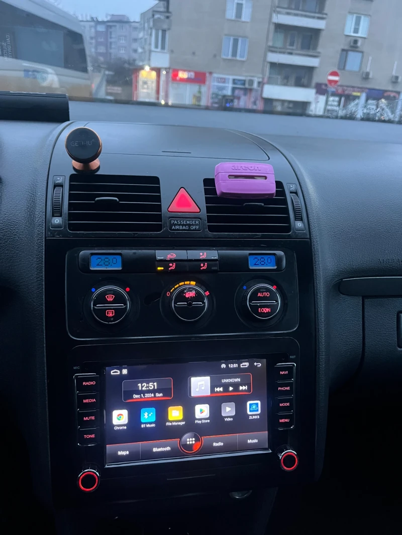 VW Touran, снимка 9 - Автомобили и джипове - 53223431