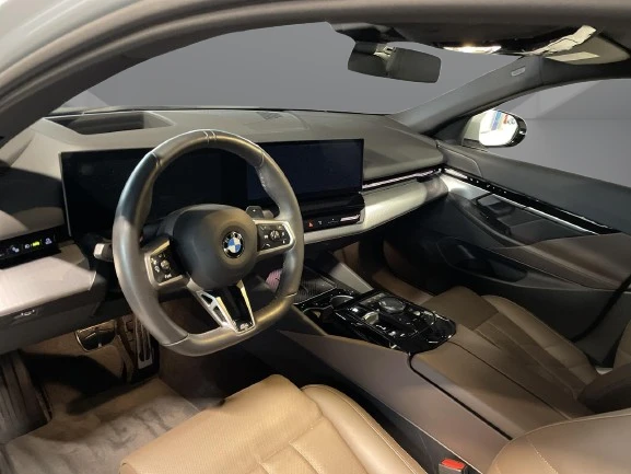 BMW 520 i = M-Sport = Shadow Line Гаранция - изображение 7