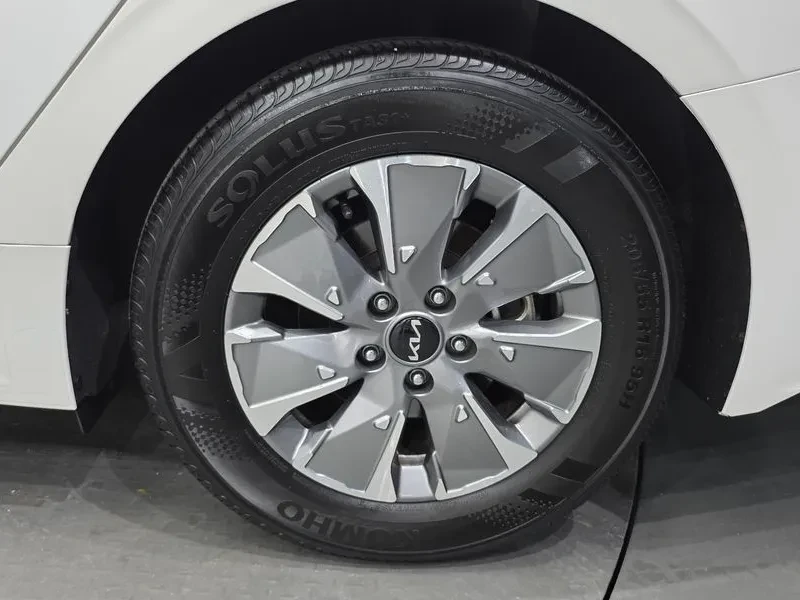 Kia K5 2.0 Hybrid Trendy - САМО 30% АВАНС, снимка 10 - Автомобили и джипове - 55991738