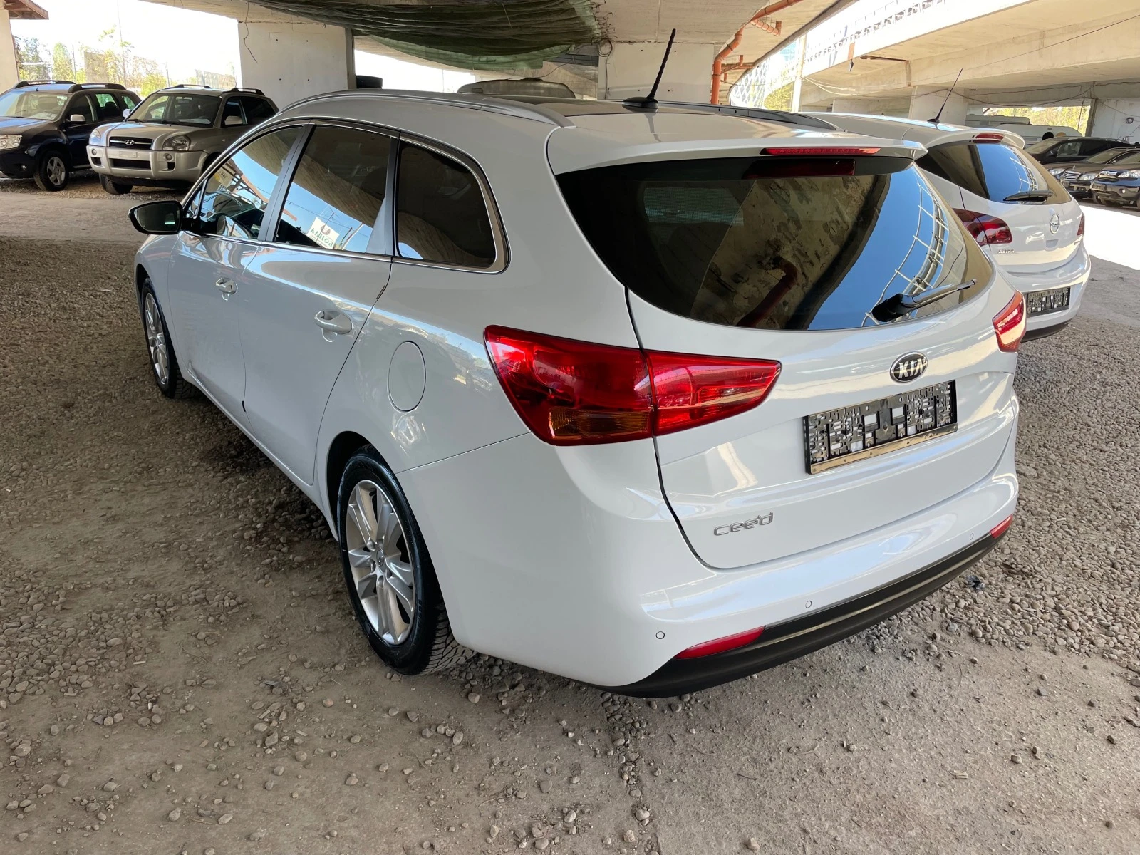 Kia Ceed 1.4I-16V-GT-LINE-ГАЗ-LED-NAVI-КАМЕРА-ПАНОРАМА-FULL - изображение 7