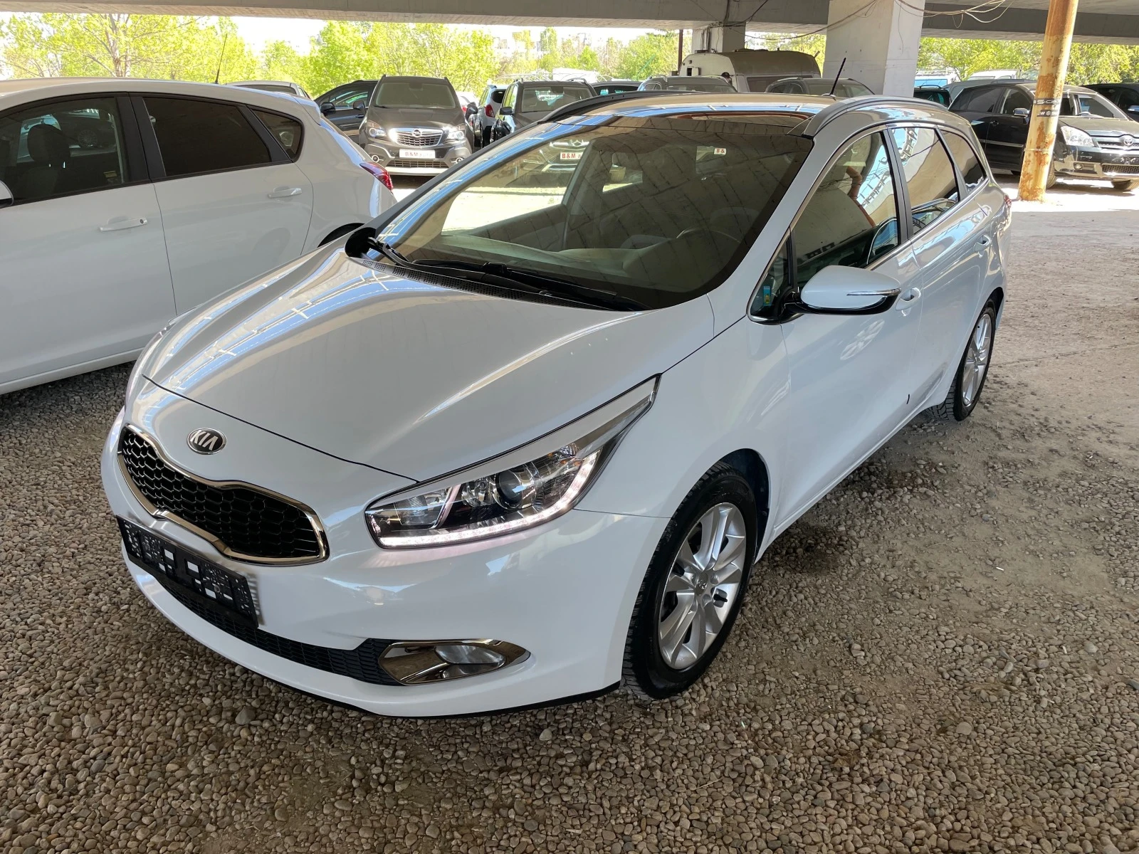 Kia Ceed 1.4I-16V-GT-LINE-ГАЗ-LED-NAVI-КАМЕРА-ПАНОРАМА-FULL - изображение 2