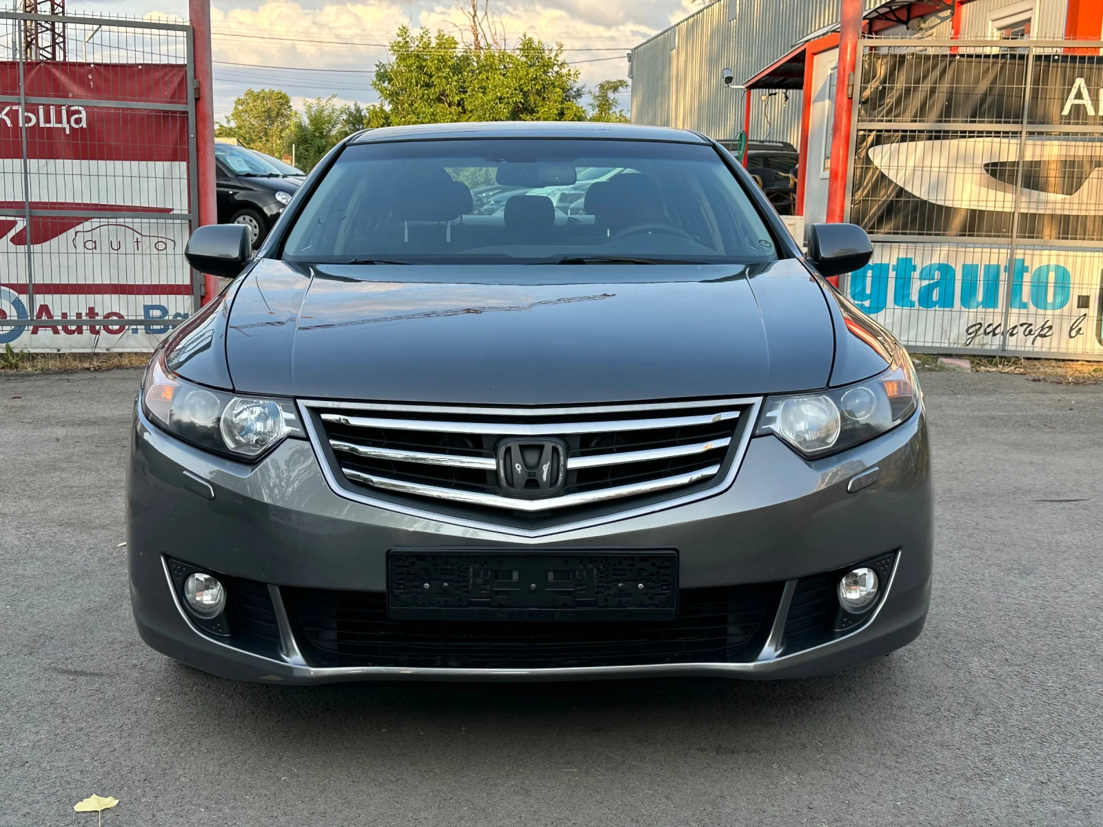 Honda Accord 2.0 i-VTEC 16V (155 кс) Automatic/Sedan/11.2009г. - изображение 3