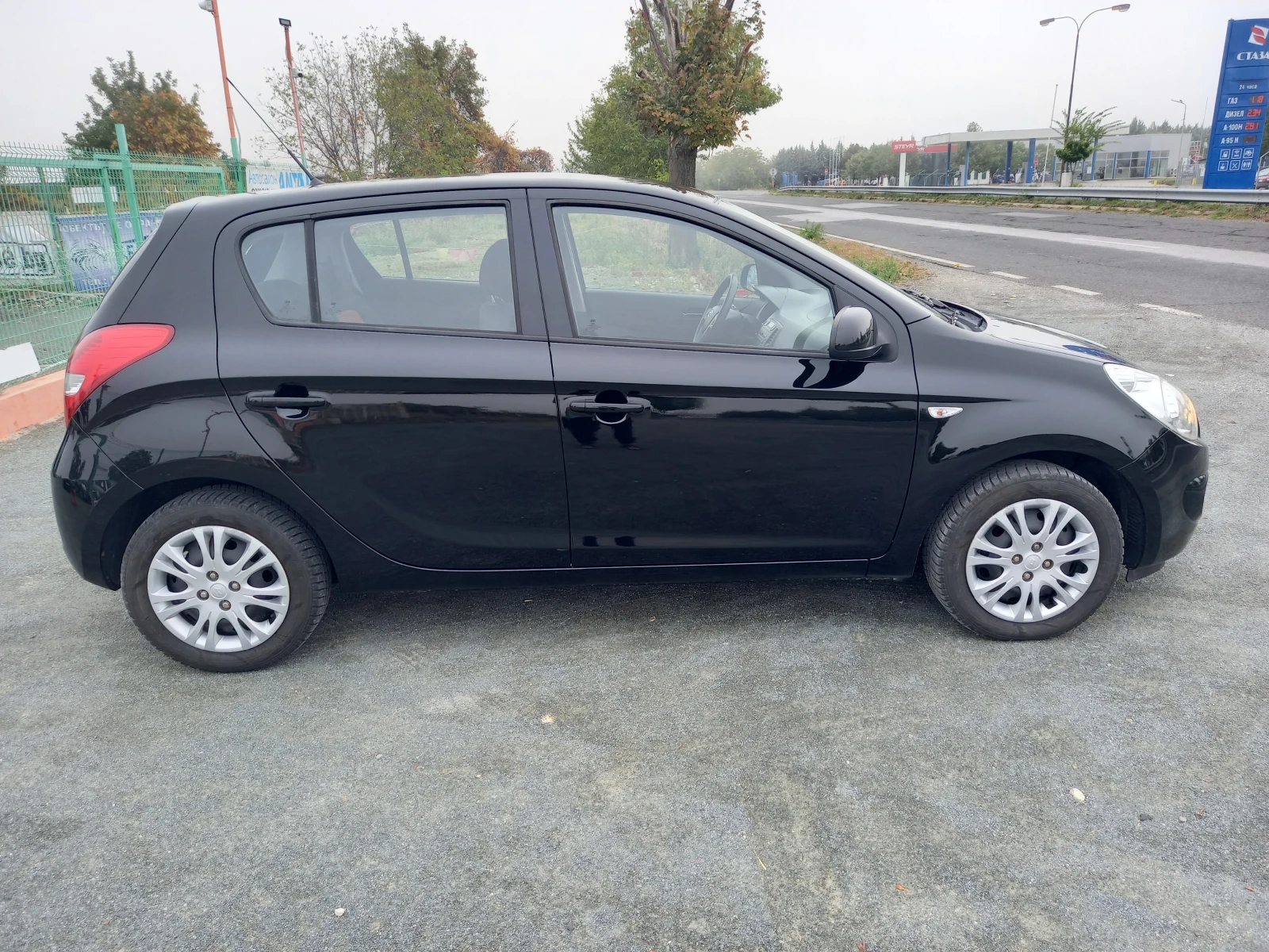 Hyundai I20 1.3 КЛИМА ТОП - изображение 8