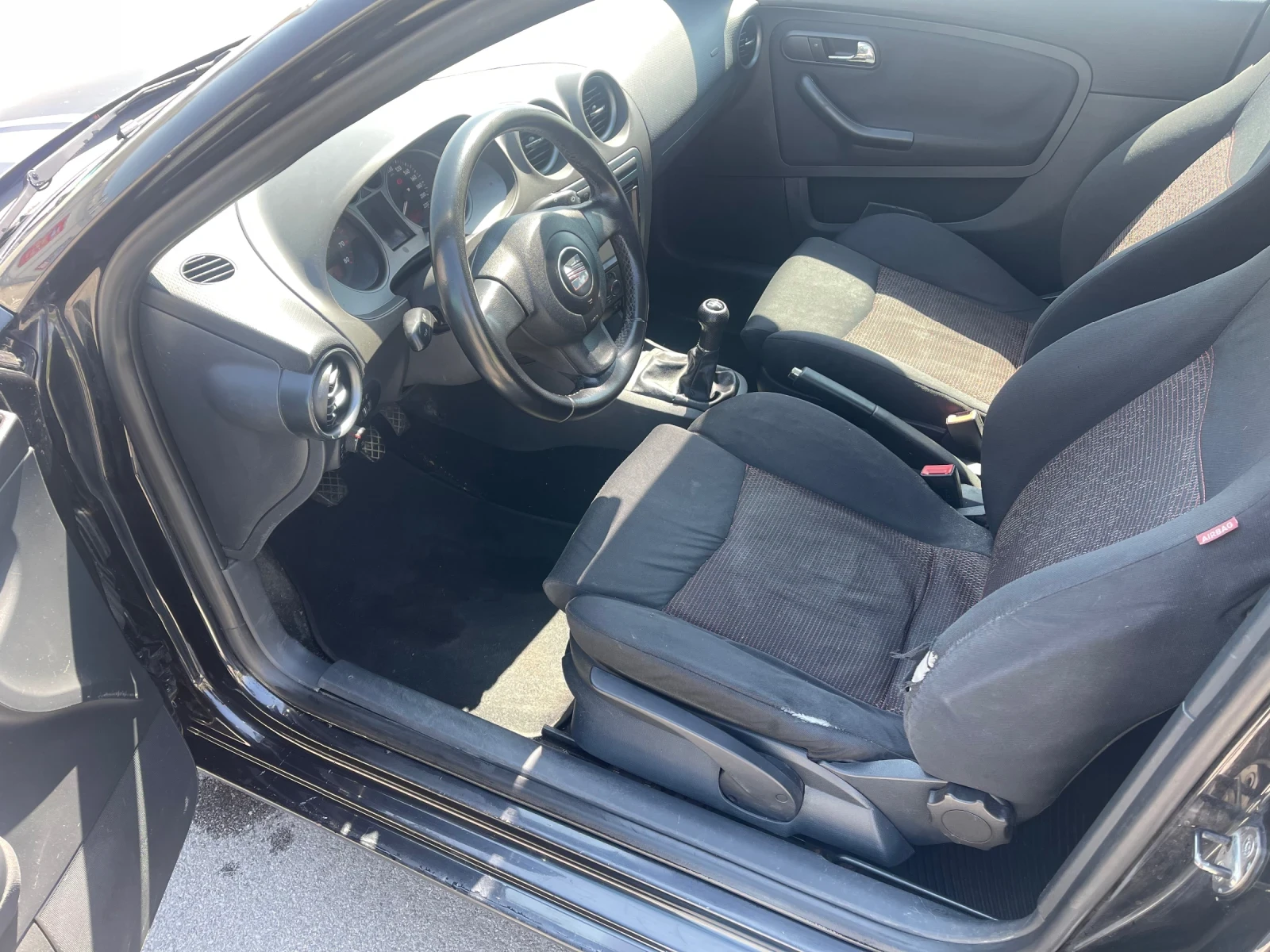 Seat Ibiza 1.4i 101HP РЕГИСТРИРАНА И ОБСЛУЖЕНА  - изображение 7