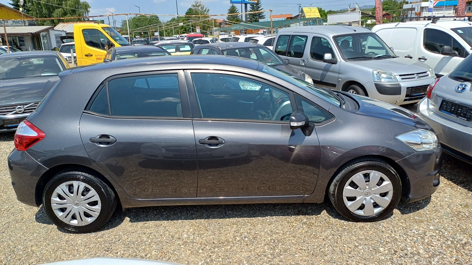 Toyota Auris 1.33 VVT-I - изображение 3