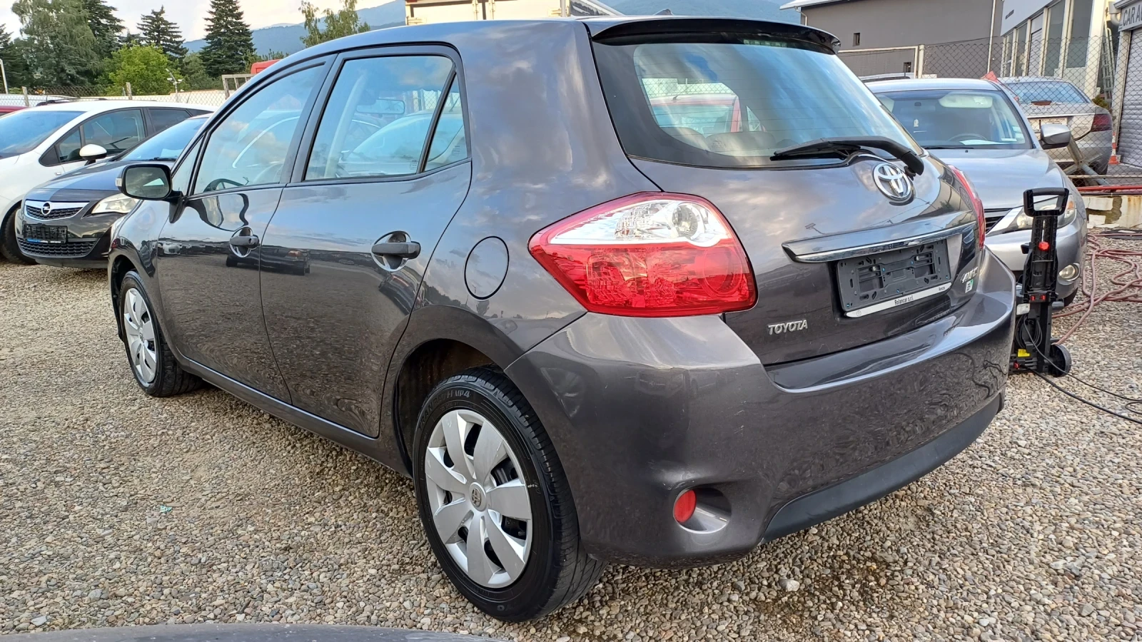 Toyota Auris 1.33 VVT-I - изображение 8