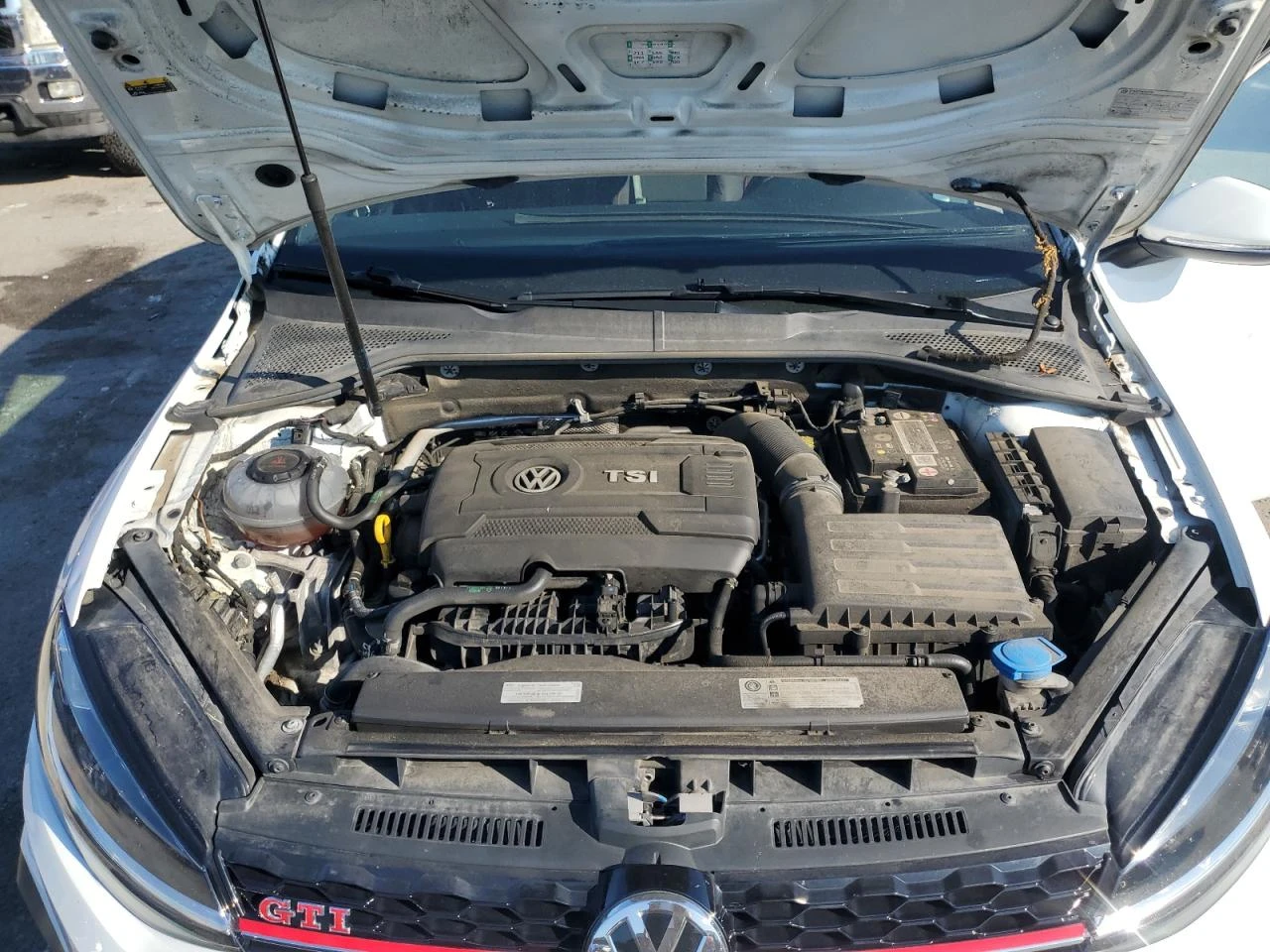 VW Golf GTI 2.0T S Ръчни скорости | Mobile.bg — изображение 11