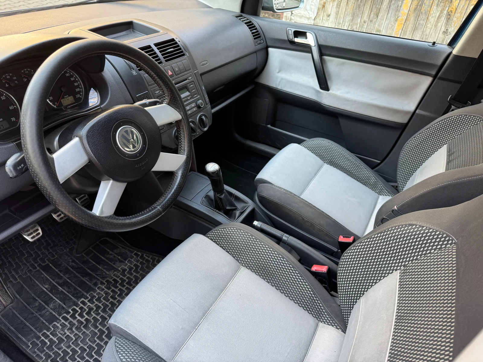 VW Polo CROSS 1.6I, снимка 7 - Автомобили и джипове - 53735741