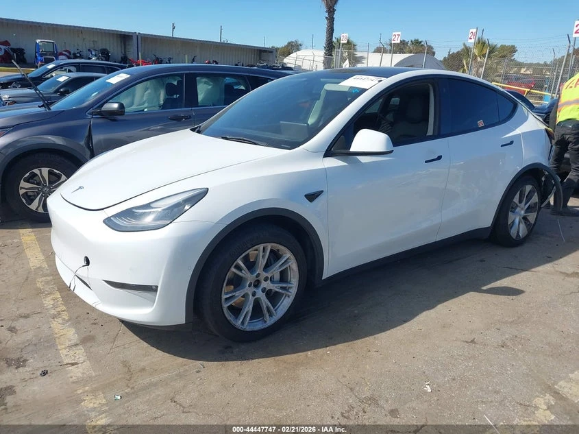 Tesla Model Y Long Range AWD, снимка 2 - Автомобили и джипове - 54169773