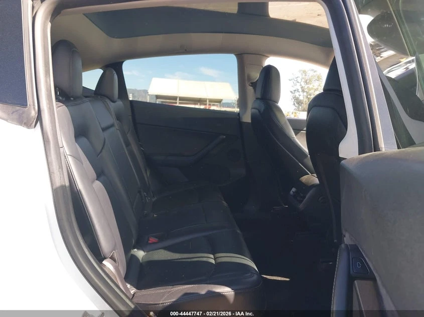 Tesla Model Y Long Range AWD, снимка 8 - Автомобили и джипове - 54169773