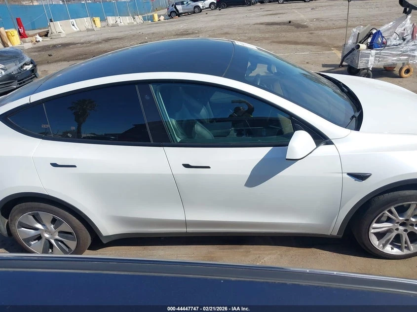 Tesla Model Y Long Range AWD, снимка 13 - Автомобили и джипове - 54169773