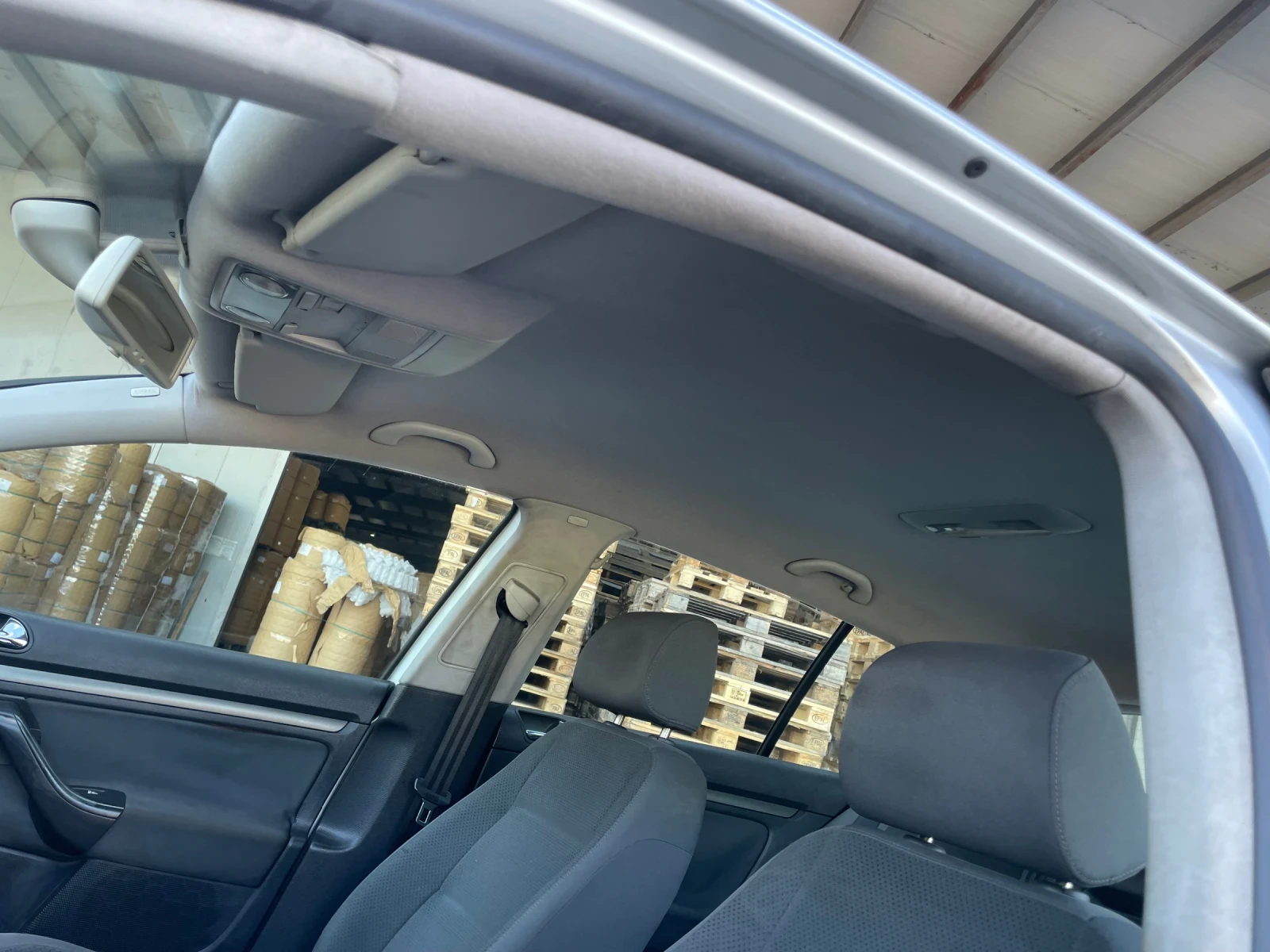 VW Golf 1.9tdi, снимка 8 - Автомобили и джипове - 54436363