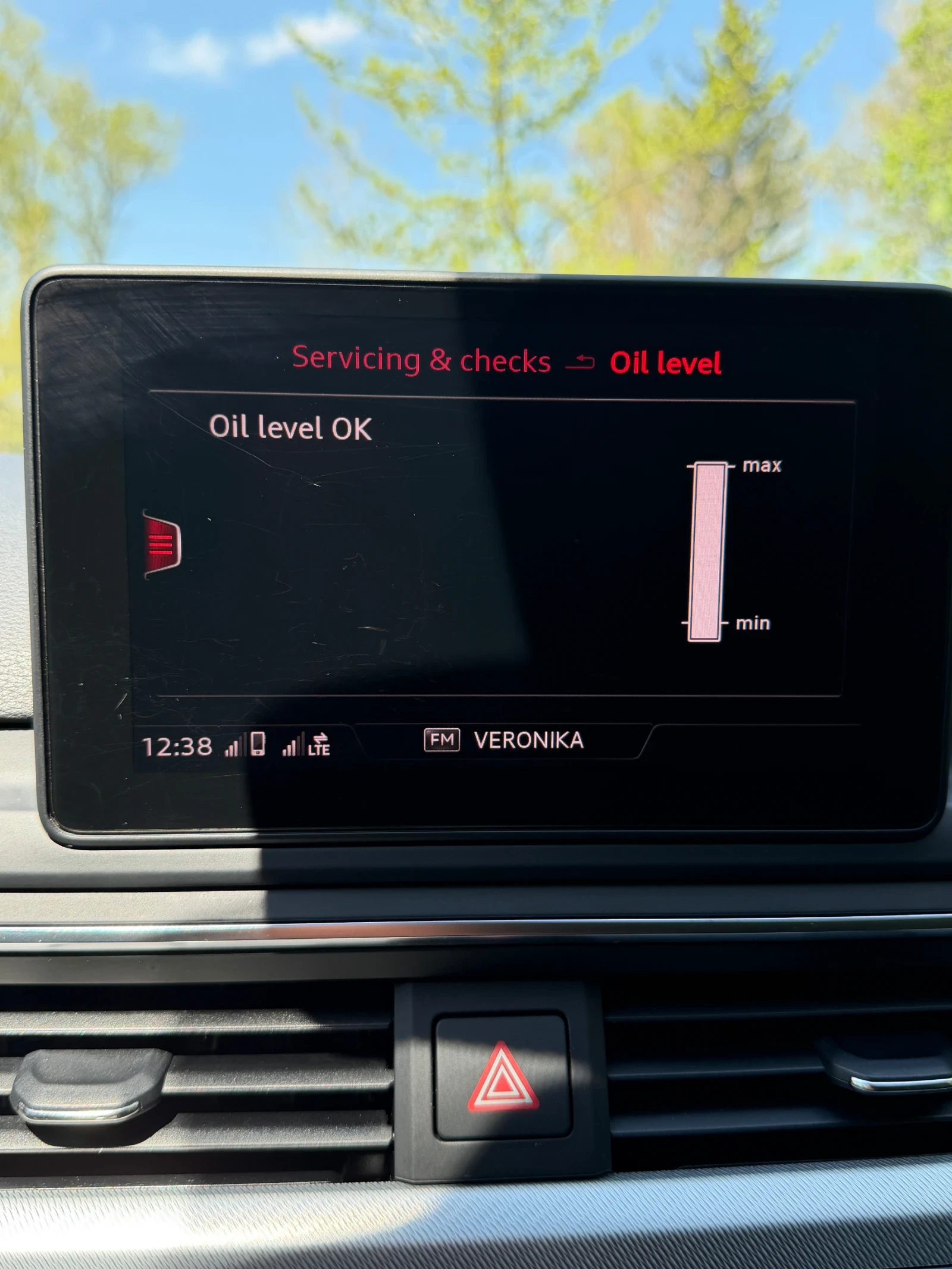 Audi A4 2.0TDI, снимка 13 - Автомобили и джипове - 54439916