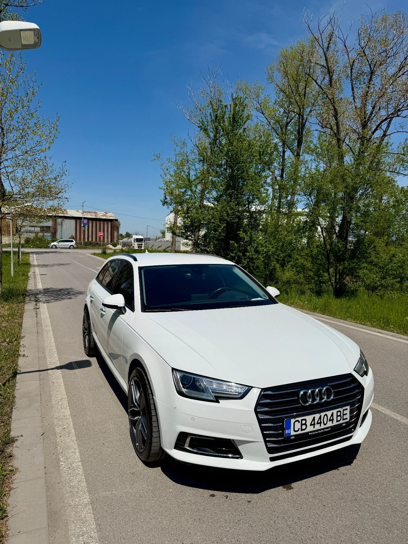 Audi A4 2.0TDI, снимка 3 - Автомобили и джипове - 54439916